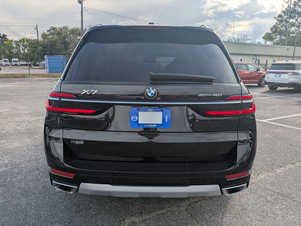 Used 2023 BMW X7 xDrive40i w/ Premium Package AWD/4WD image 4