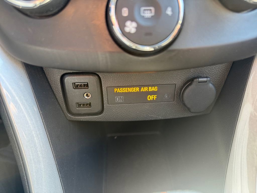 Used 2019 Chevrolet Trax LT w/ LT Convenience Package image 26