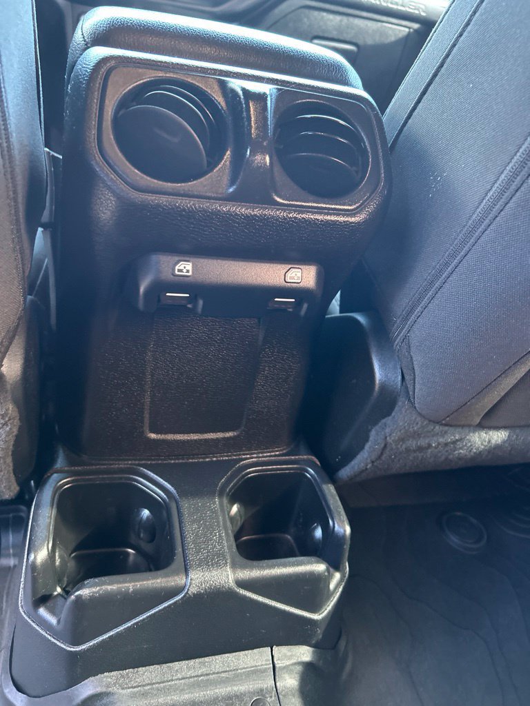 Used 2019 Jeep Wrangler Unlimited Sport S AWD/4WD image 18