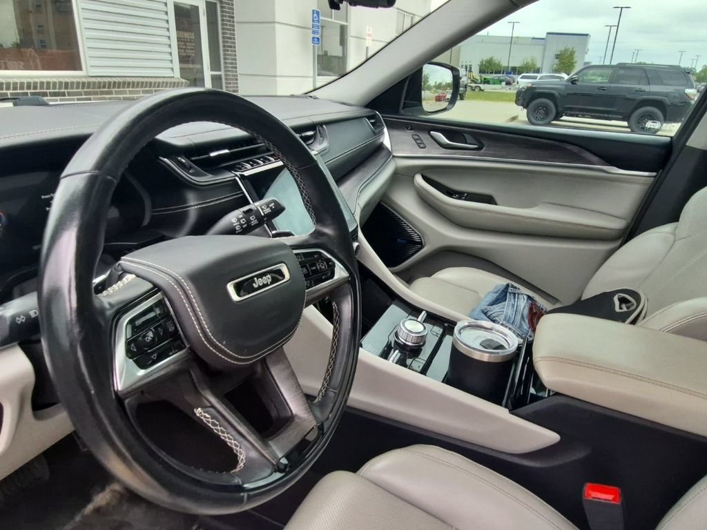 Used 2021 Jeep Grand Cherokee L Overland w/ Advanced Protech Group III AWD/4WD image 22