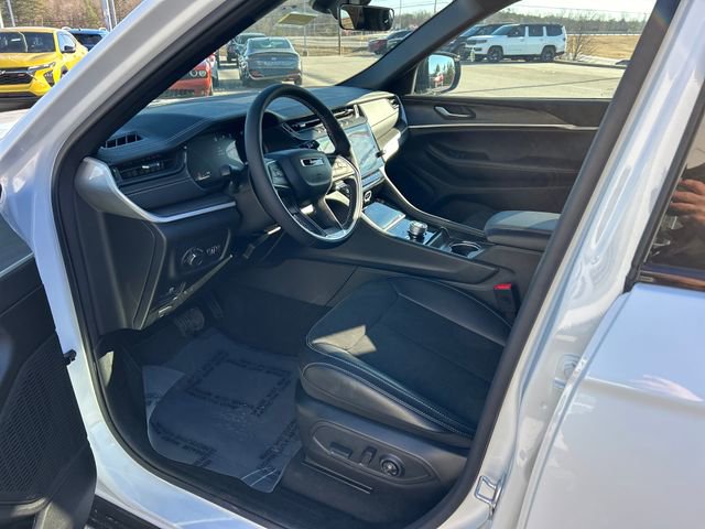 New 2026 Jeep Grand Cherokee Altitude image 12