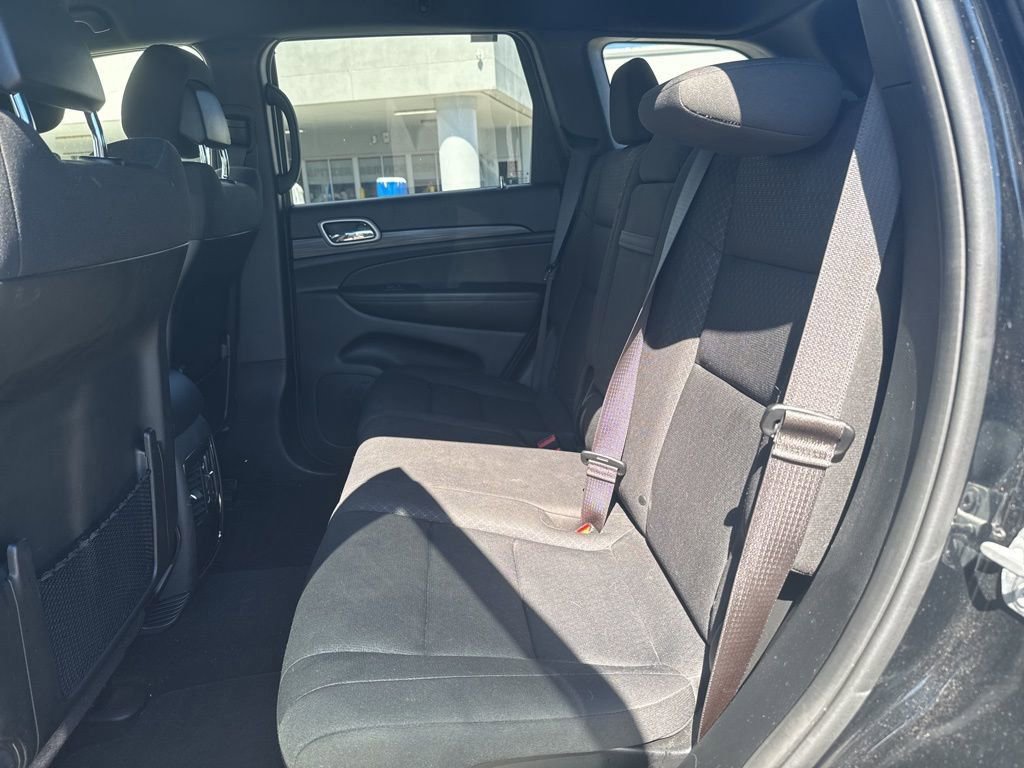Used 2019 Jeep Grand Cherokee Laredo image 9