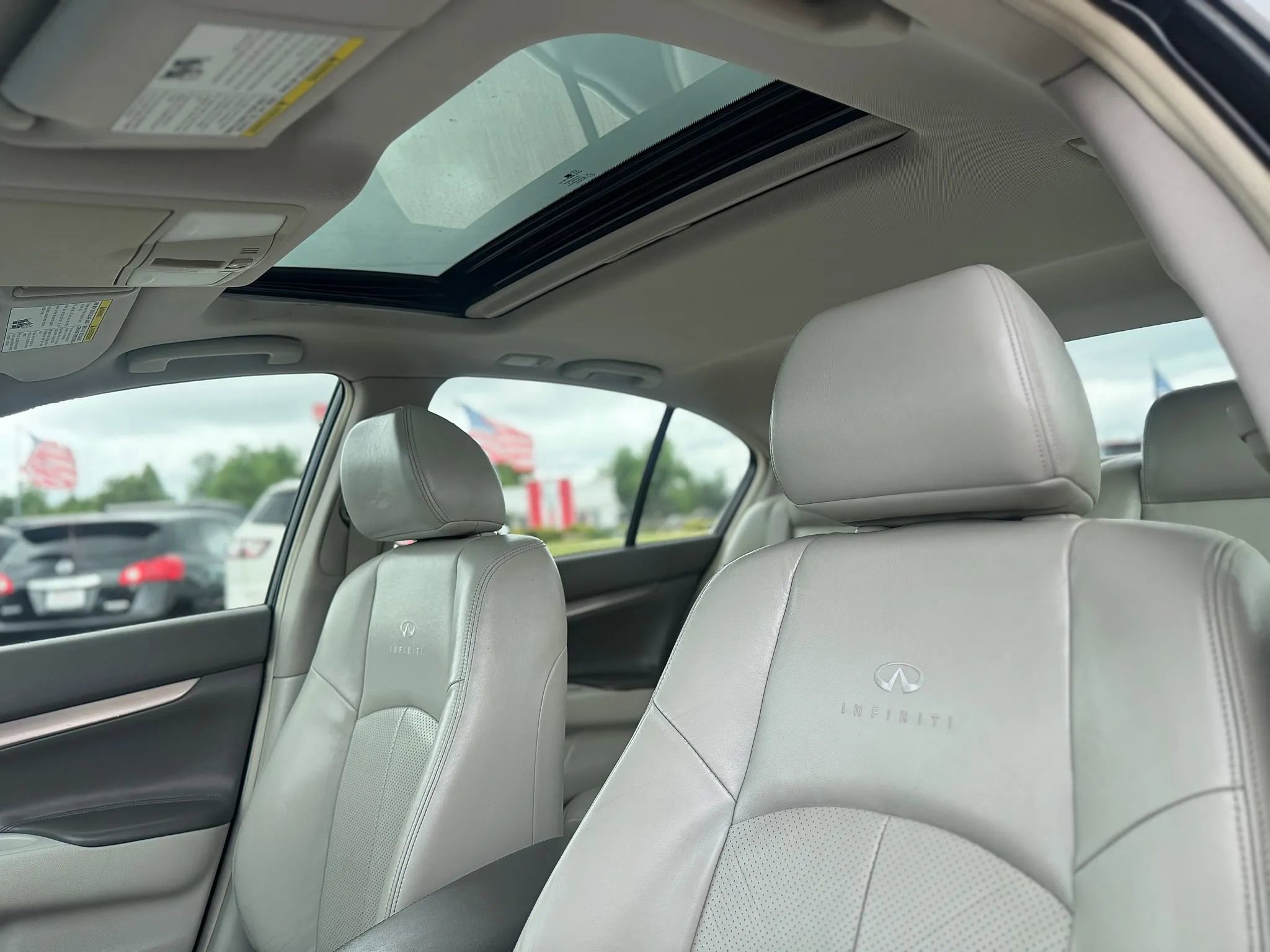 Used 2011 INFINITI G25 Journey w/ Moonroof Pkg image 19