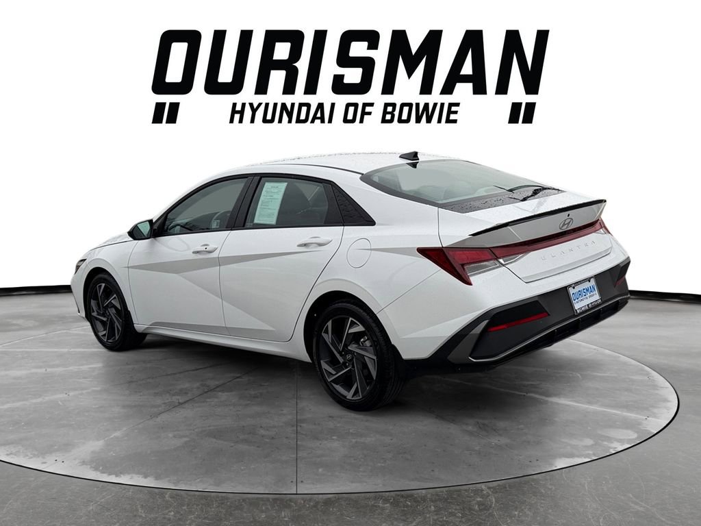 Certified 2025 Hyundai Elantra Sport image 4