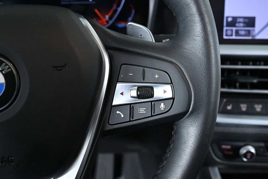 Used 2019 BMW 330i xDrive Sedan w/ Driving Assistance Package image 15