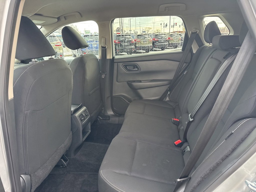 Used 2024 Nissan Rogue S image 22