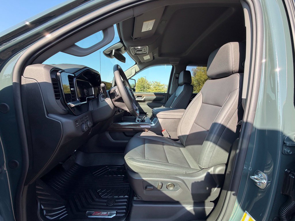 Used 2026 Chevrolet Silverado 2500 LT w/ Trail Boss Package AWD/4WD image 2