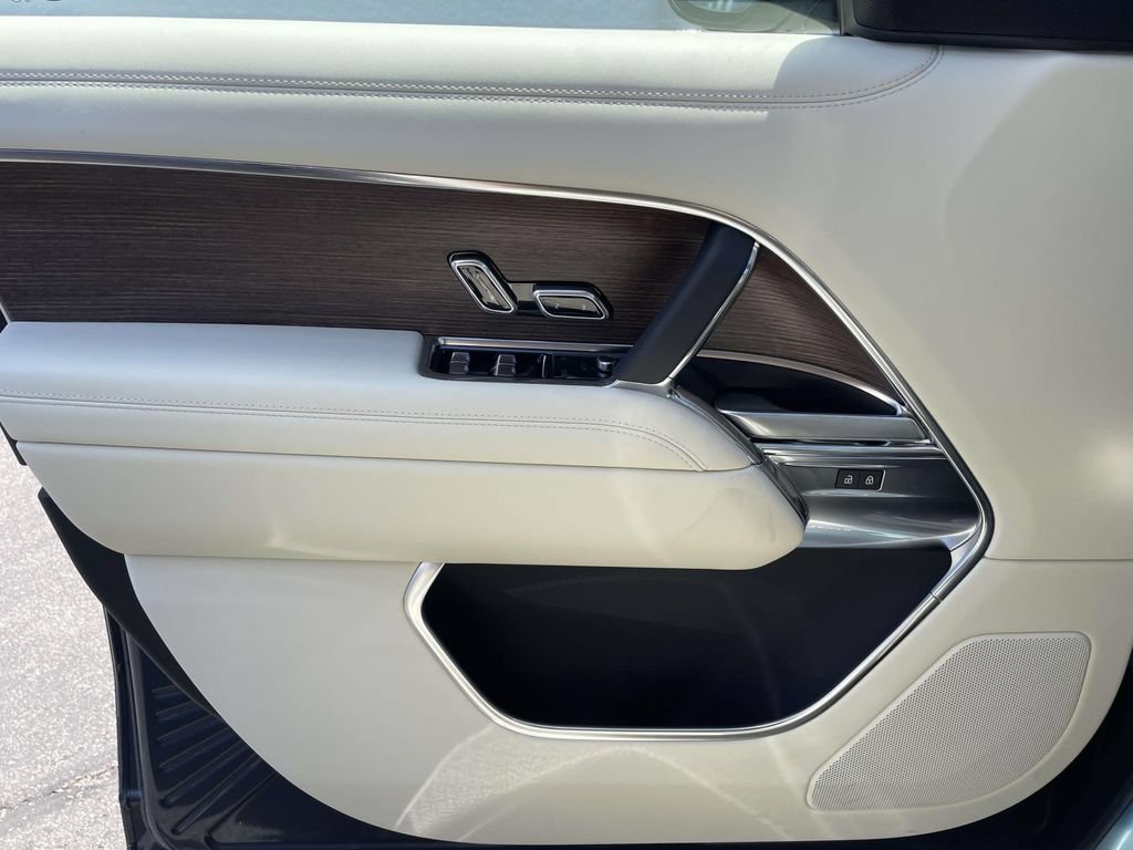 New 2026 Land Rover Range Rover SE AWD/4WD image 33