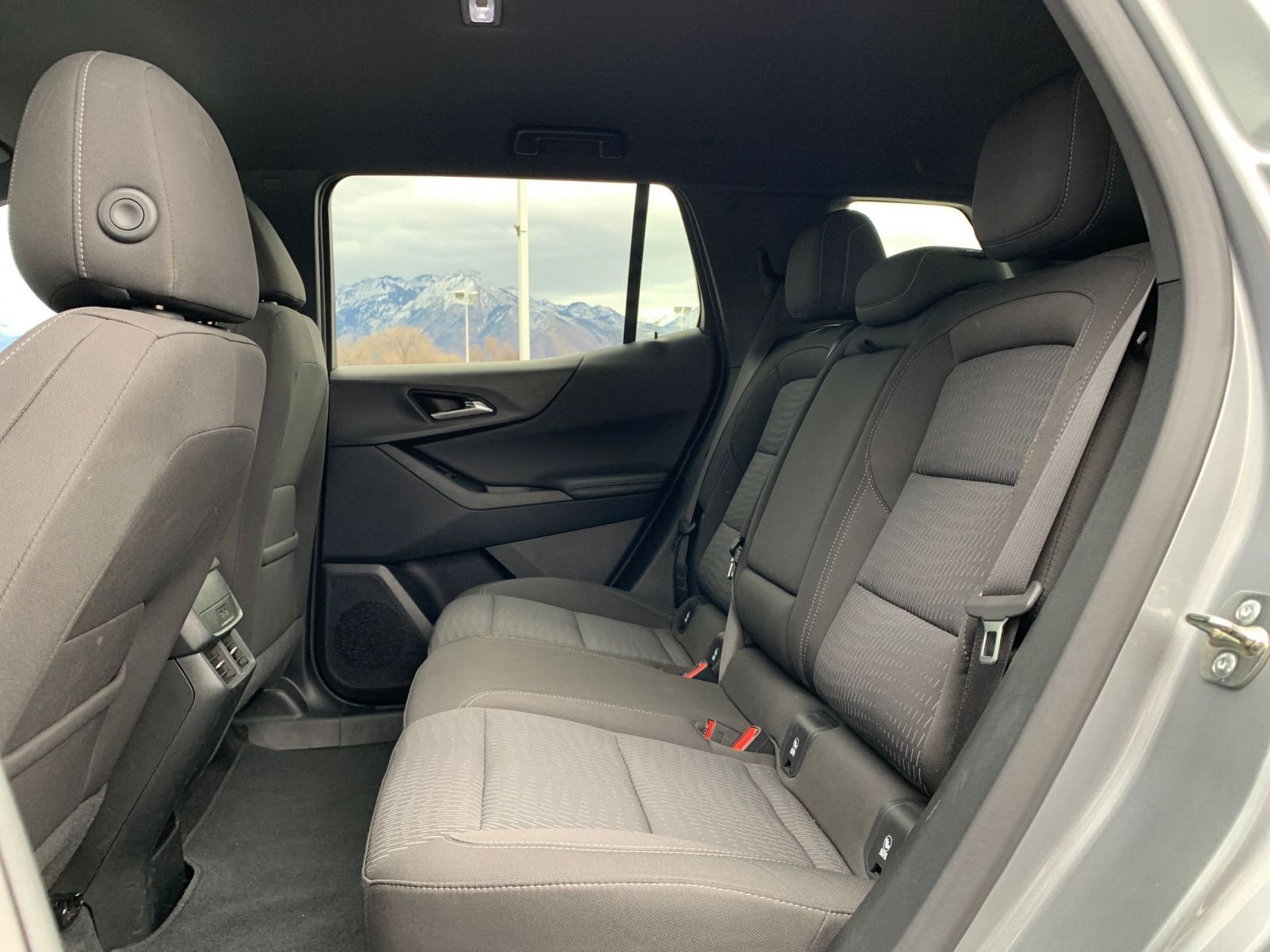 Used 2025 Chevrolet Equinox LT image 24