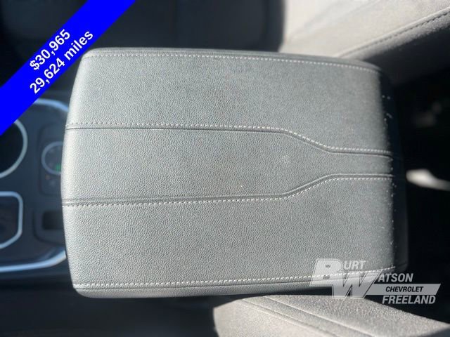 Used 2023 Chevrolet Traverse LT image 19