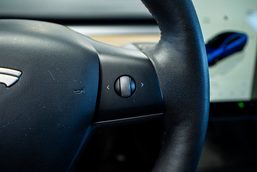 Used 2023 Tesla Model 3 Standard Range image 37