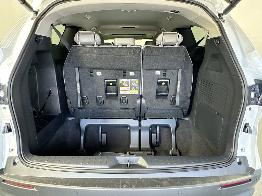 New 2026 Toyota Sienna XLE image 25