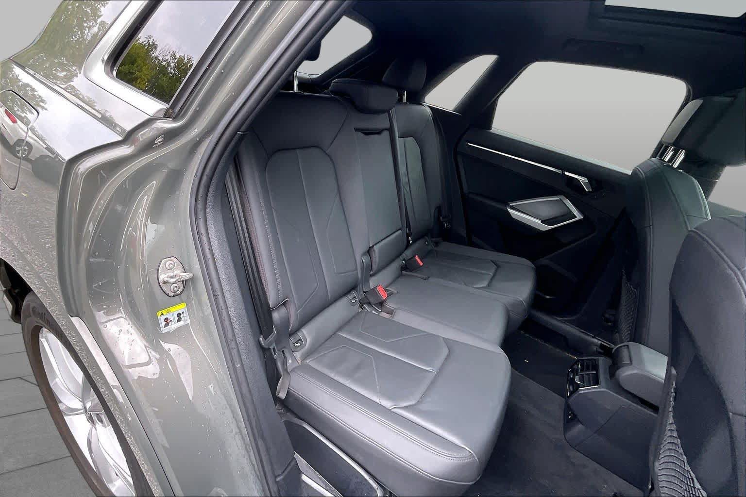 Used 2021 Audi Q3 2.0T Premium w/ Convenience Package AWD/4WD image 19