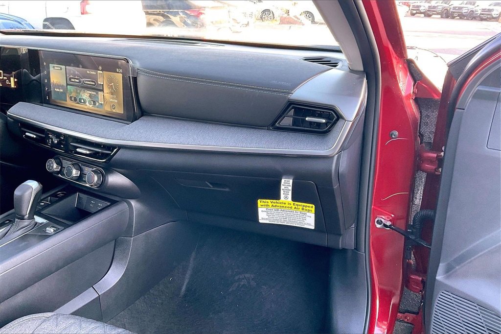 Used 2025 Nissan Kicks SV image 16