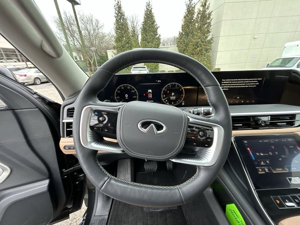 Certified 2025 INFINITI QX80 Sensory image 18