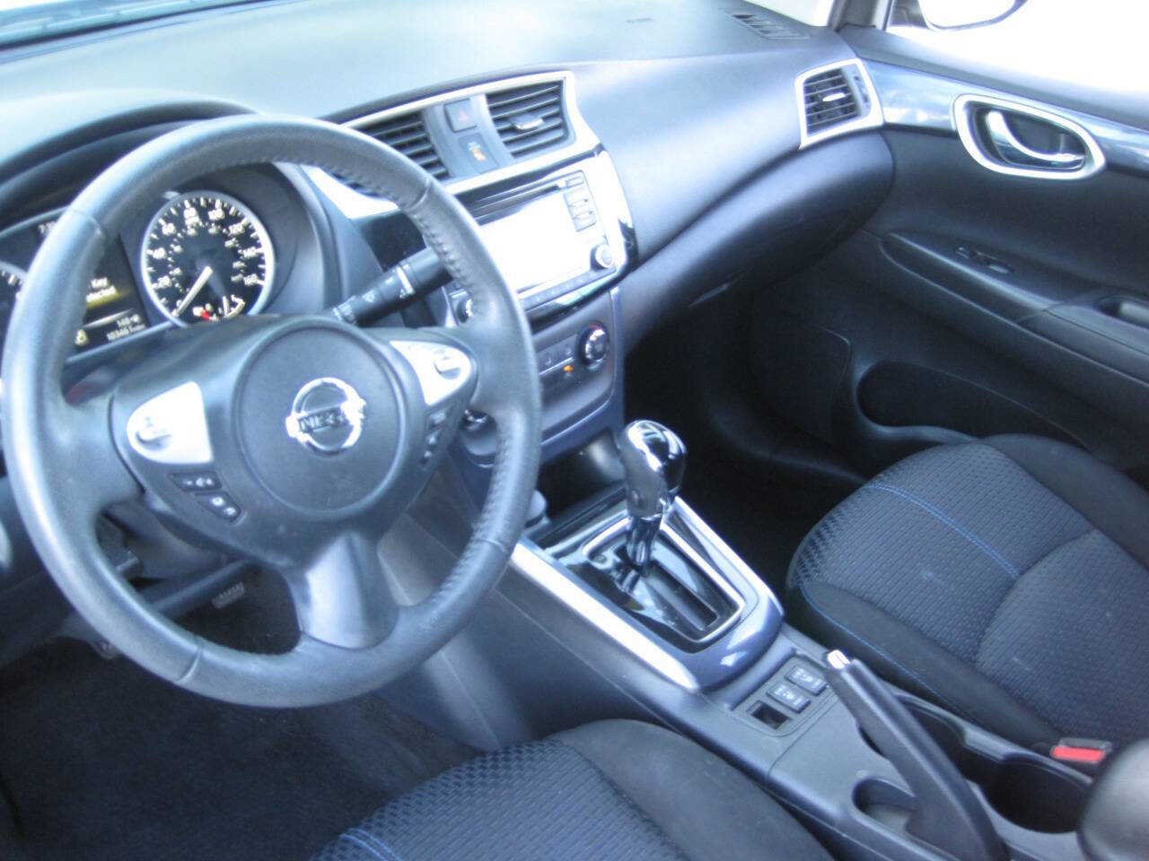 Used 2017 Nissan Sentra SR w/ SR Midnight Edition image 20