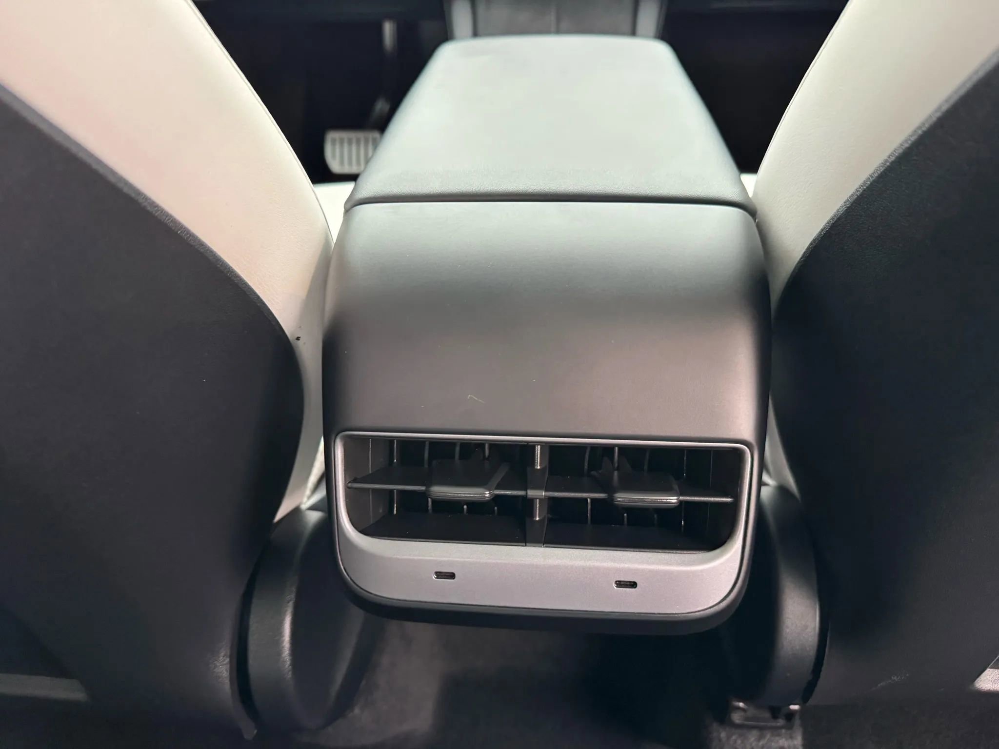 Used 2022 Tesla Model Y Performance image 27