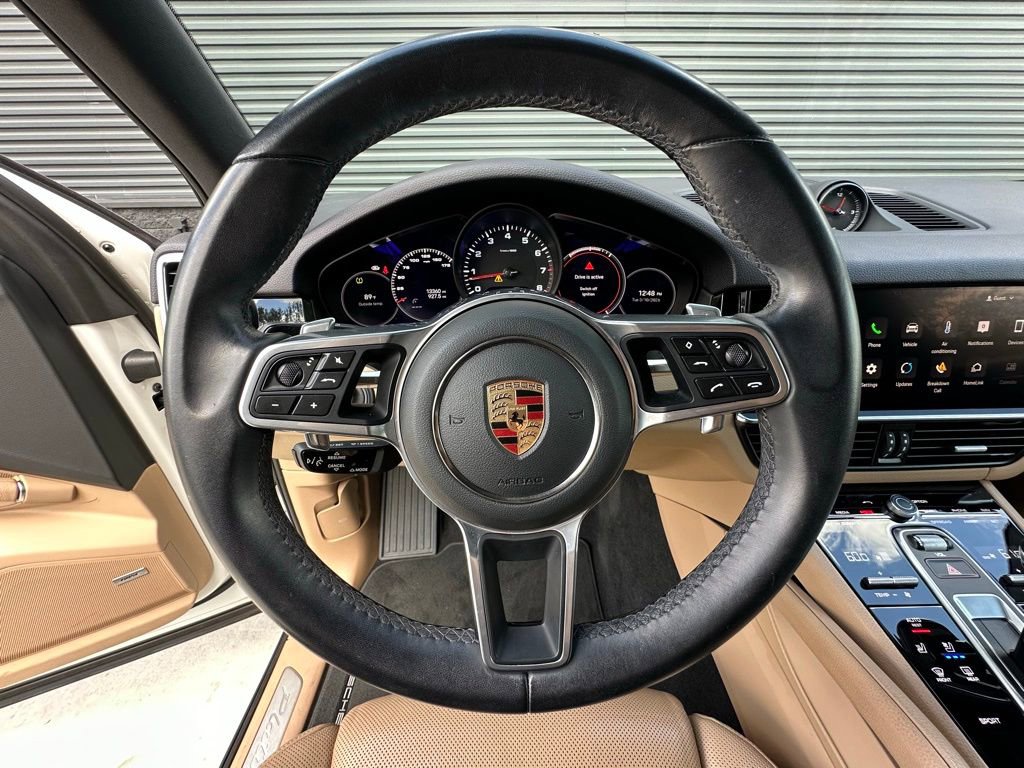 Certified 2023 Porsche Cayenne Platinum Edition image 16