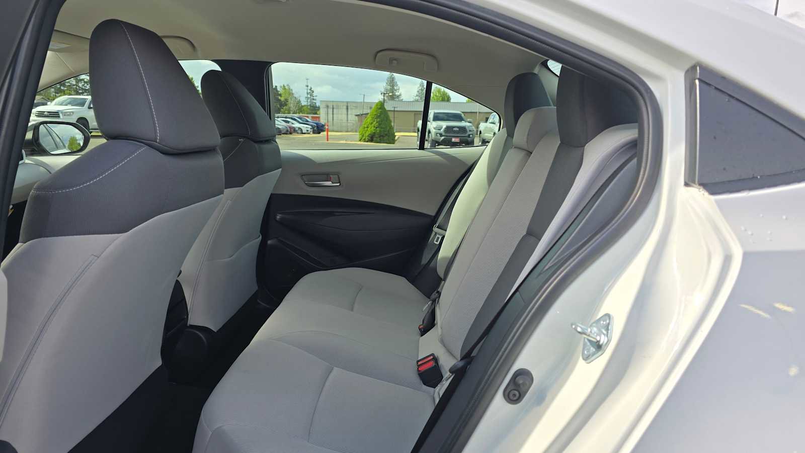 Used 2021 Toyota Corolla LE FWD image 16