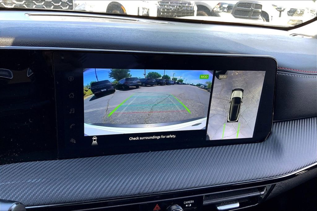 Used 2025 Nissan Kicks SR image 11