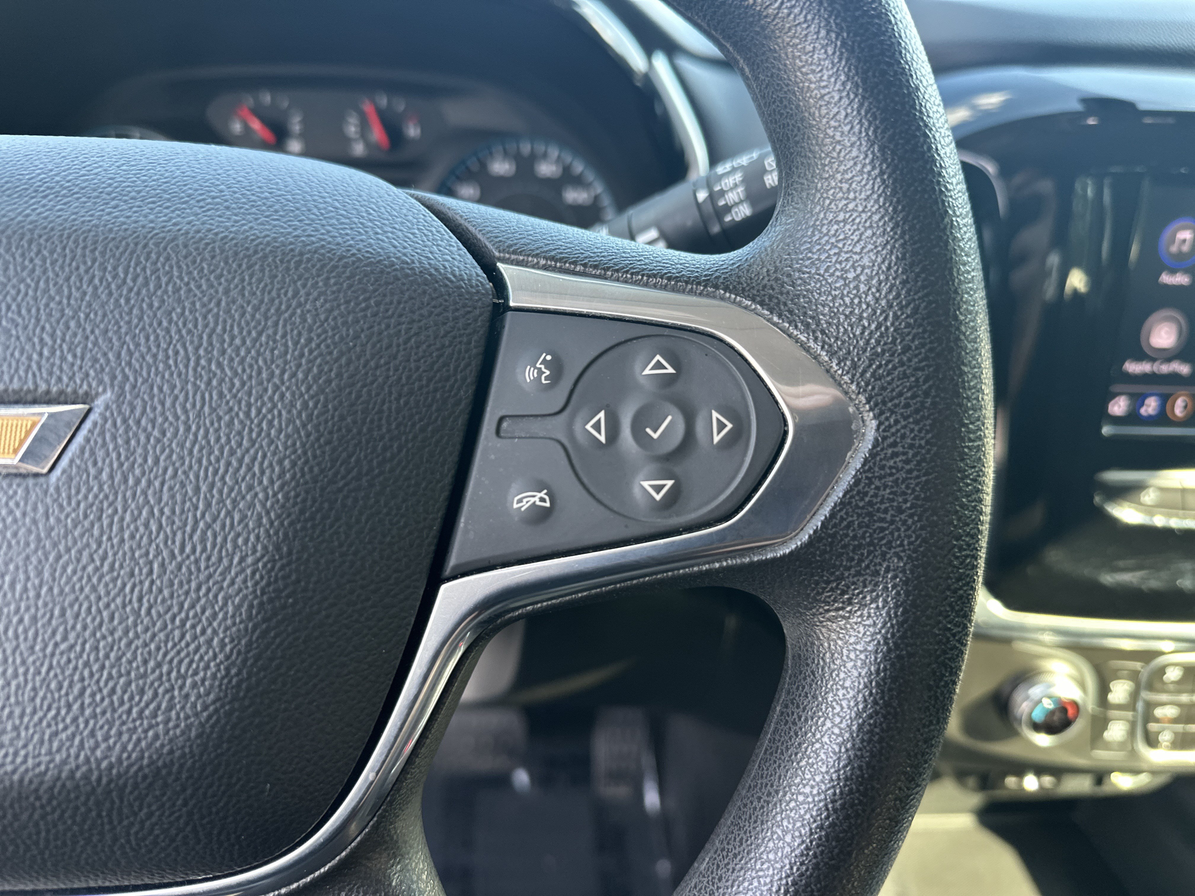 Used 2020 Chevrolet Traverse LS FWD image 20