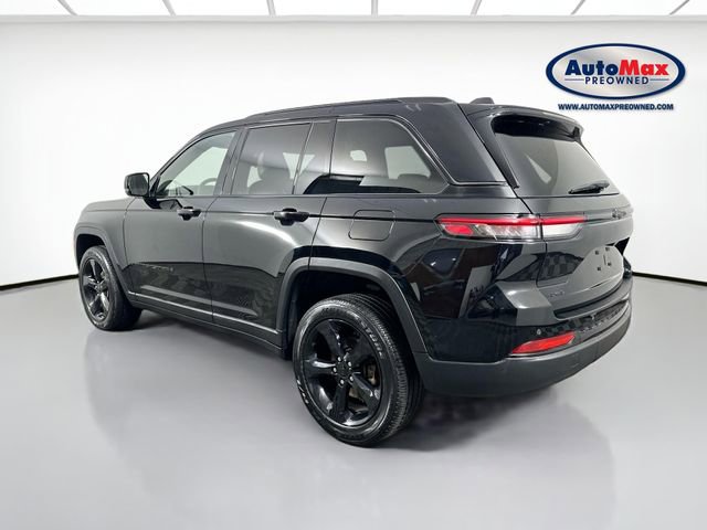 Used 2023 Jeep Grand Cherokee Altitude AWD/4WD image 6
