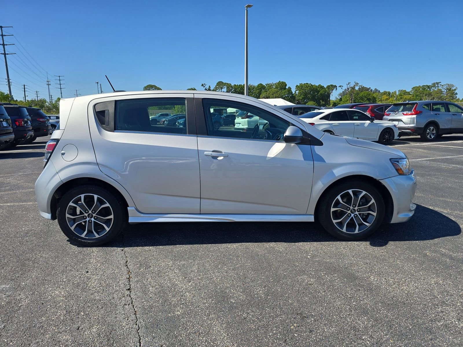 Used 2019 Chevrolet Sonic LT w/ Convenience Package FWD image 3