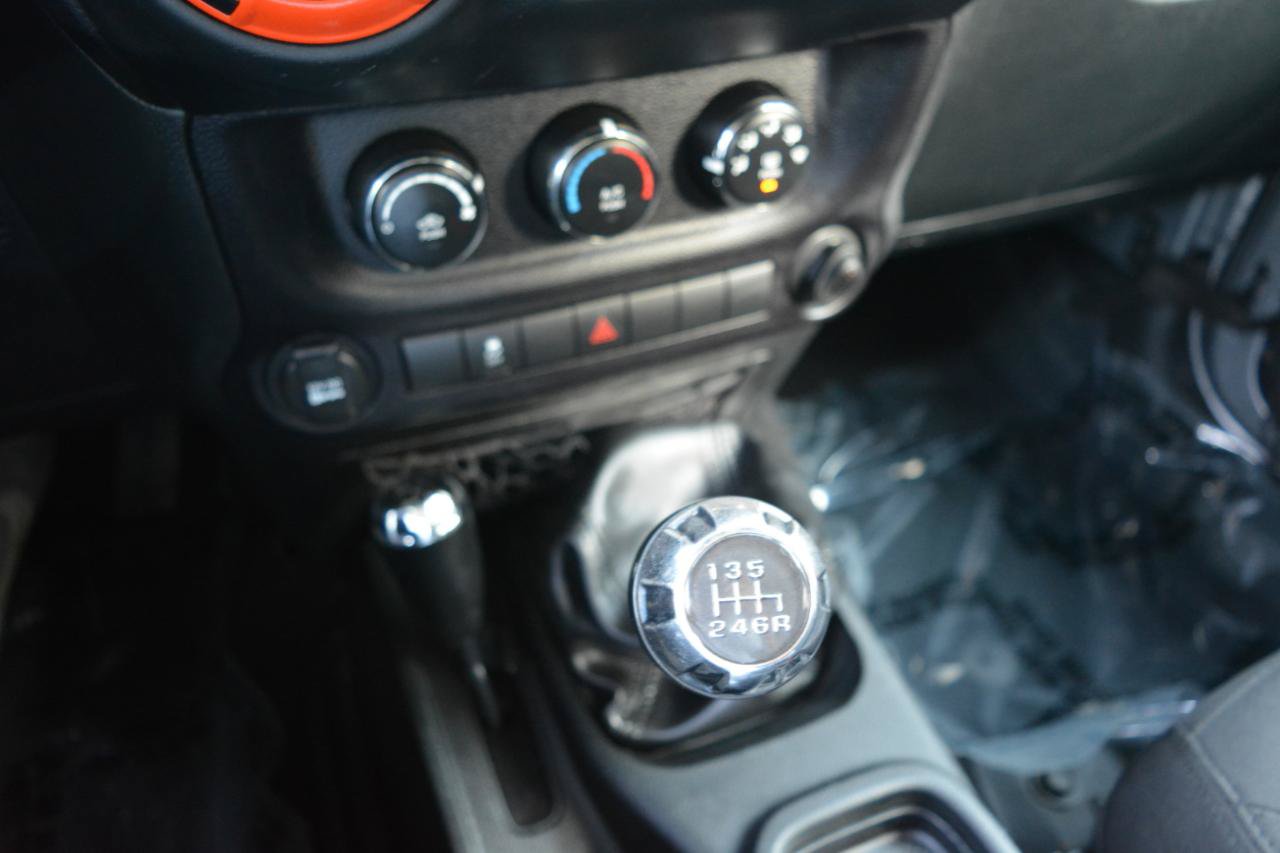 Used 2016 Jeep Wrangler Unlimited Sport w/ Connectivity Group AWD/4WD image 21