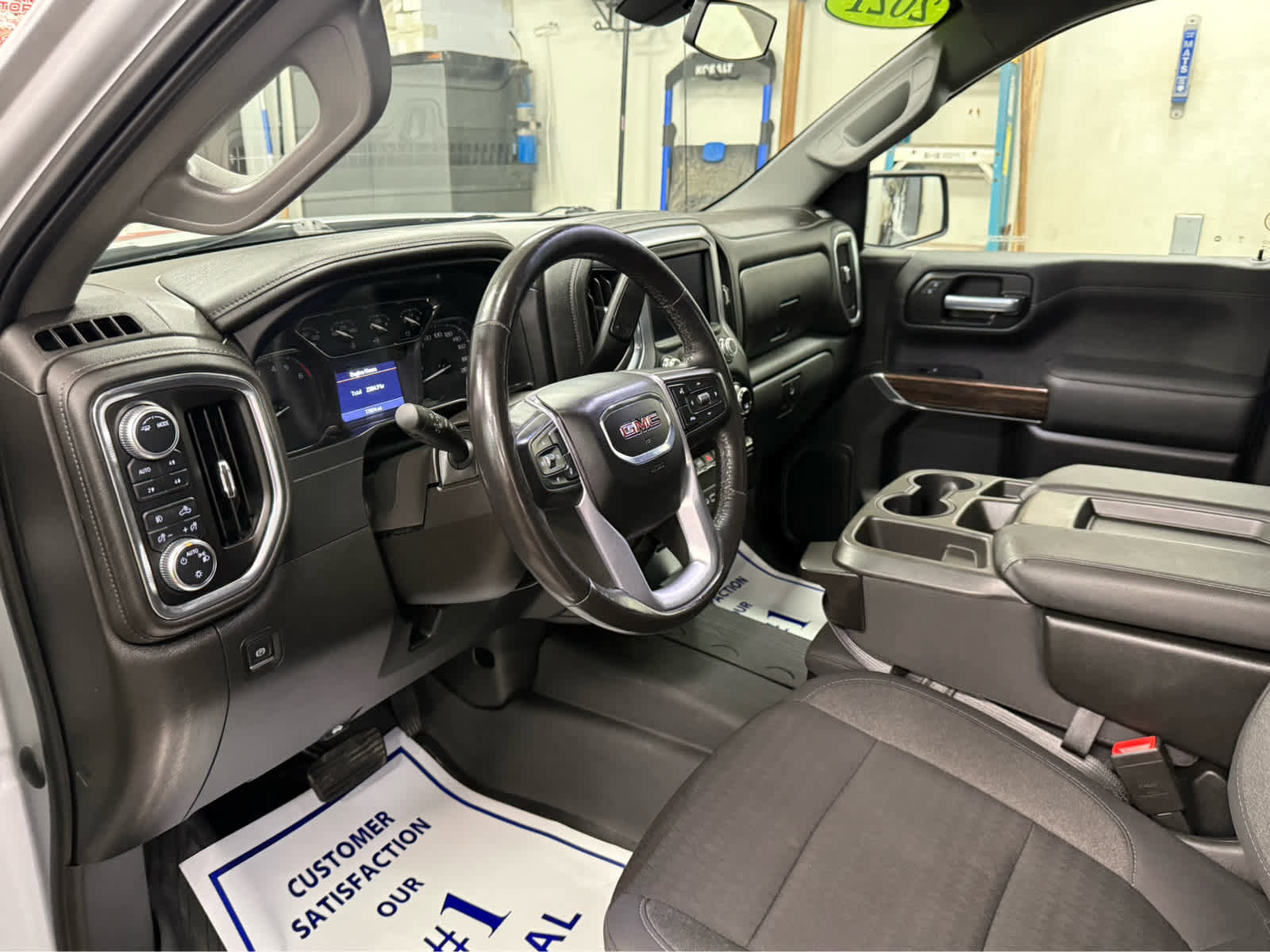 Used 2021 GMC Sierra 1500 Elevation w/ X31 Off-Road Package AWD/4WD image 10