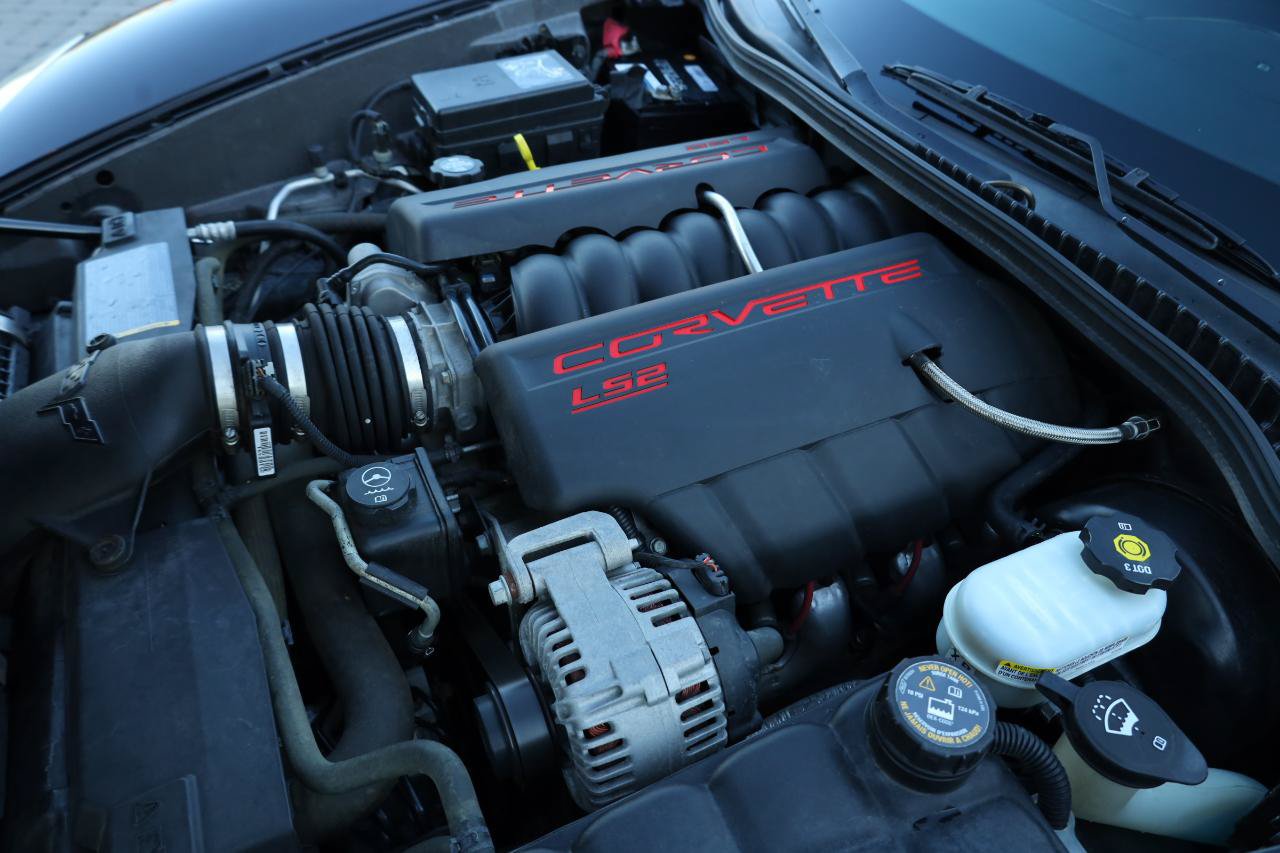 Used 2005 Chevrolet Corvette Coupe w/ Preferred Equipment Group RWD image 12