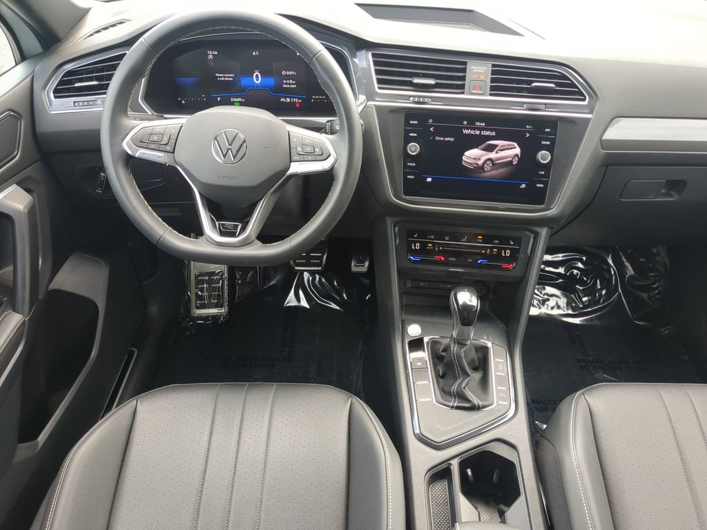 Certified 2023 Volkswagen Tiguan SE R-Line FWD image 13