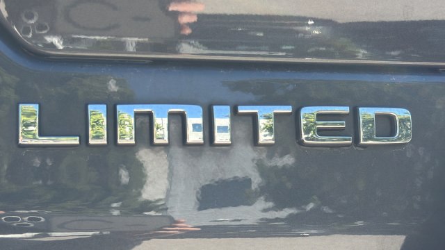 Used 2022 Jeep Grand Cherokee Limited AWD/4WD image 46