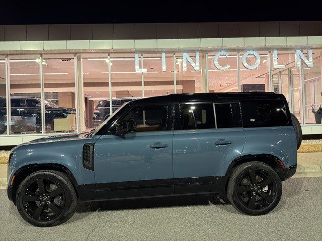 Used 2024 Land Rover Defender 110 X-Dynamic SE image 2