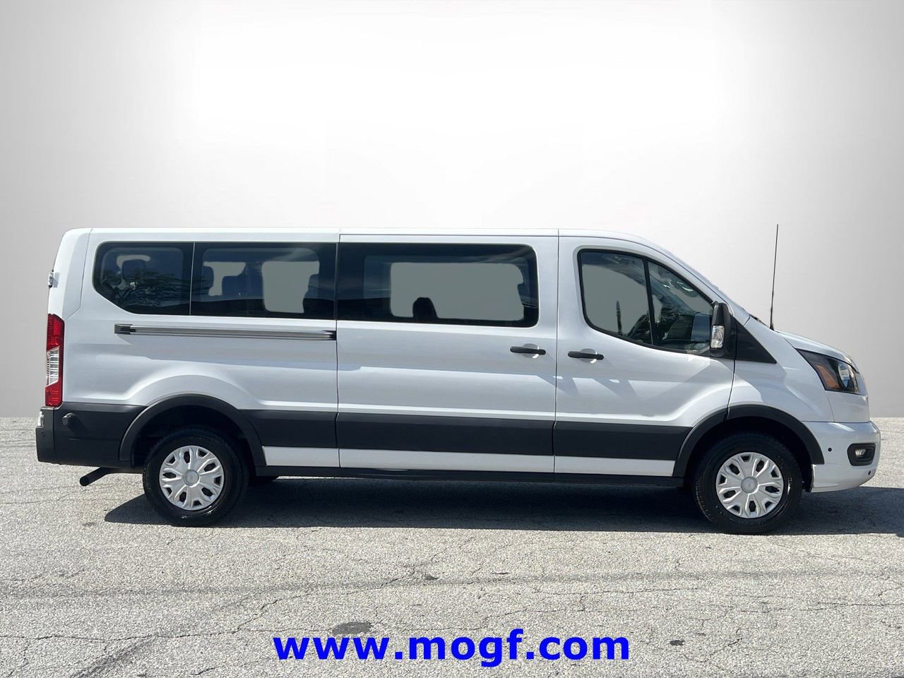 Used 2024 Ford Transit 350 XLT image 25