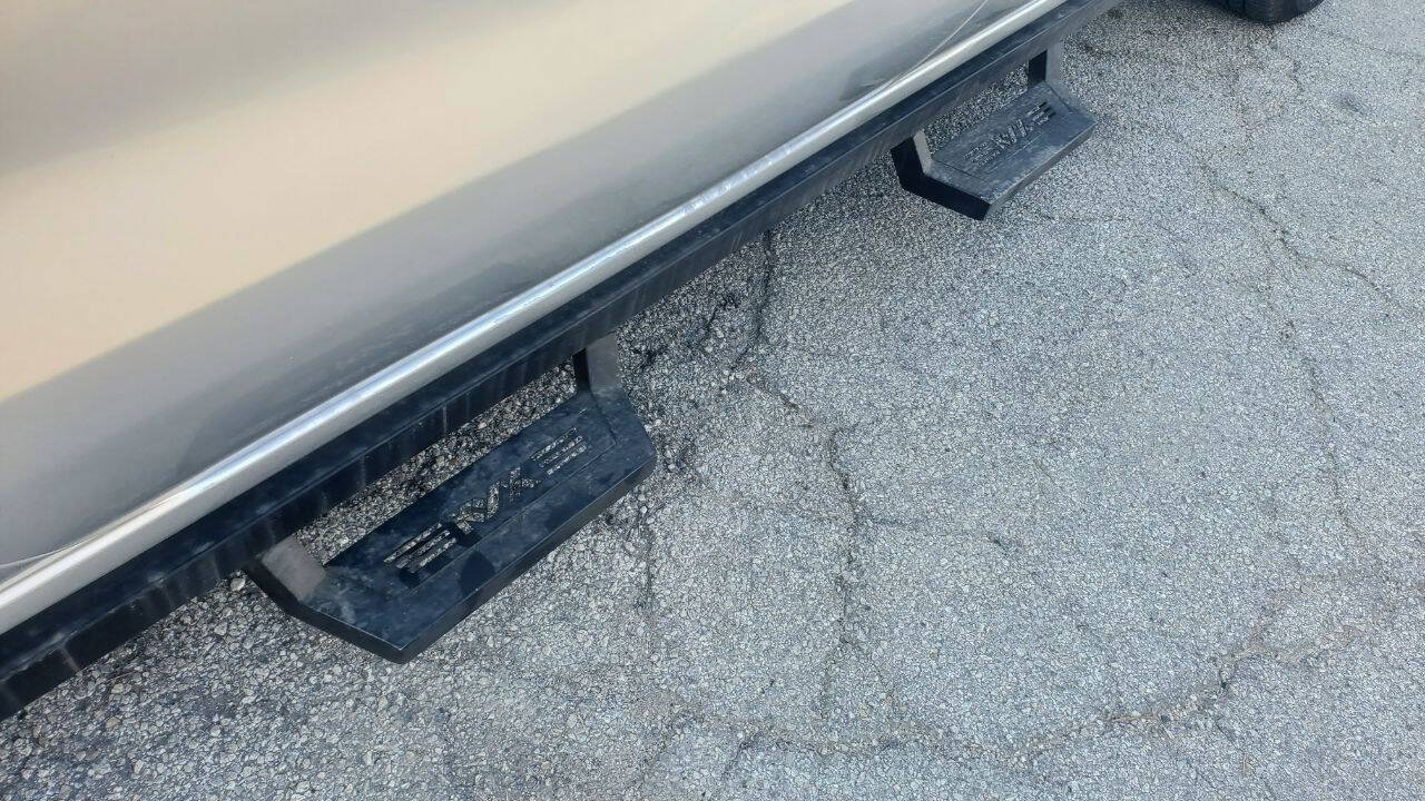 Used 2019 Chevrolet Silverado 1500 LT w/ Texas Edition AWD/4WD image 27