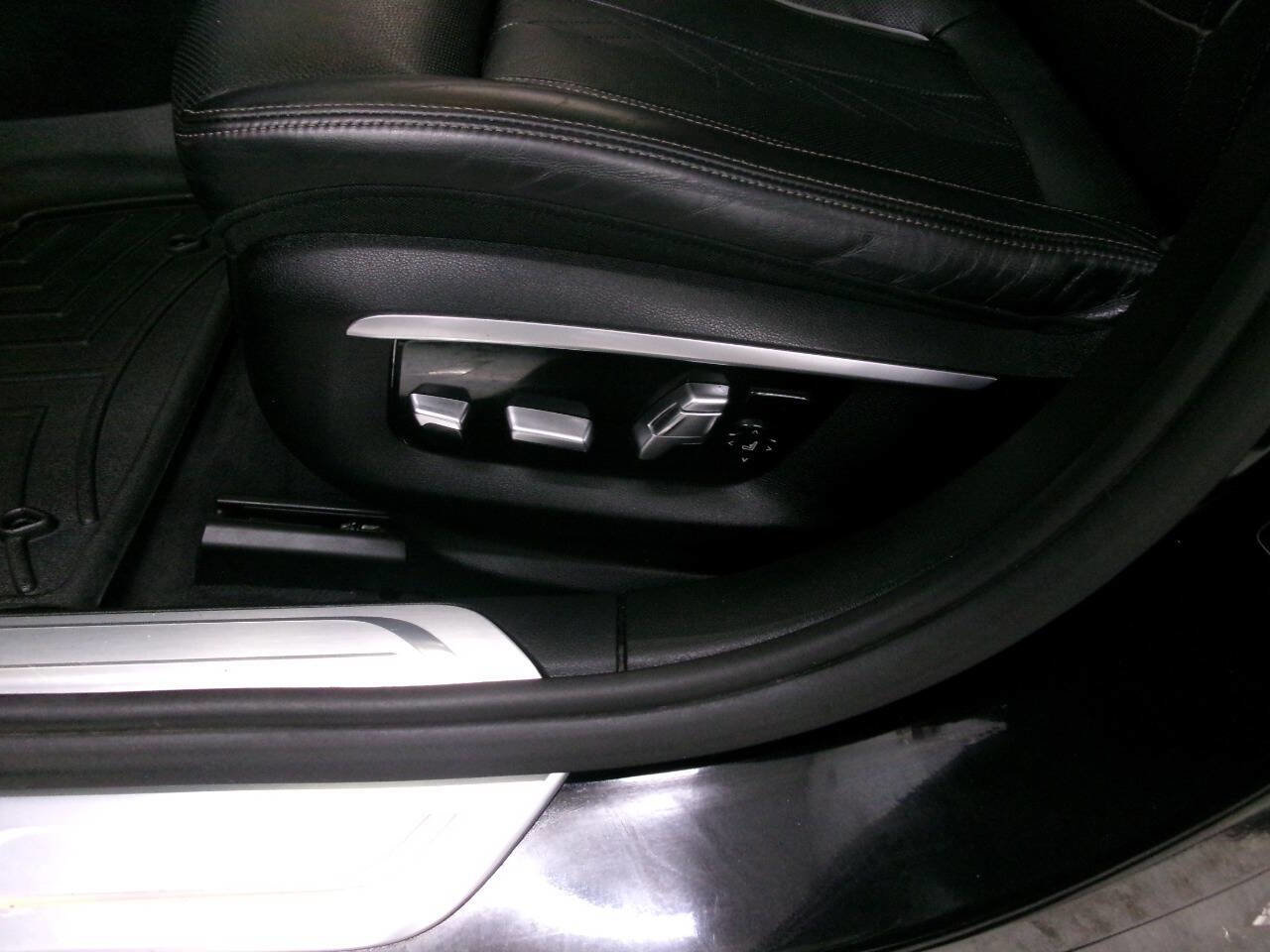 Used 2016 BMW 750i xDrive image 21