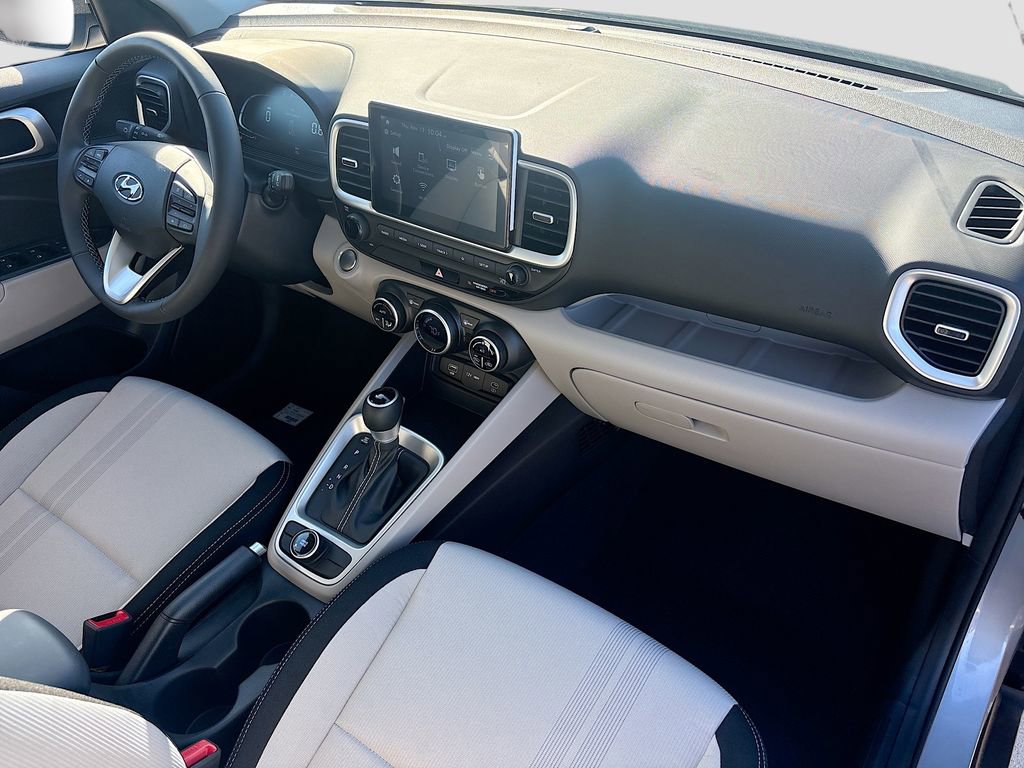 New 2025 Hyundai Venue SEL image 27