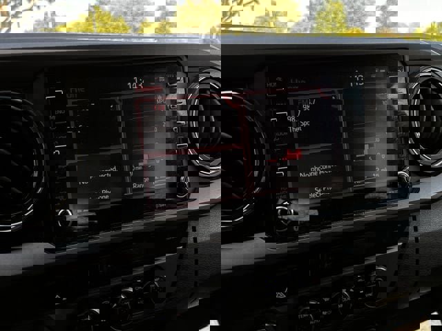 Used 2021 Toyota Tacoma TRD Off-Road image 19