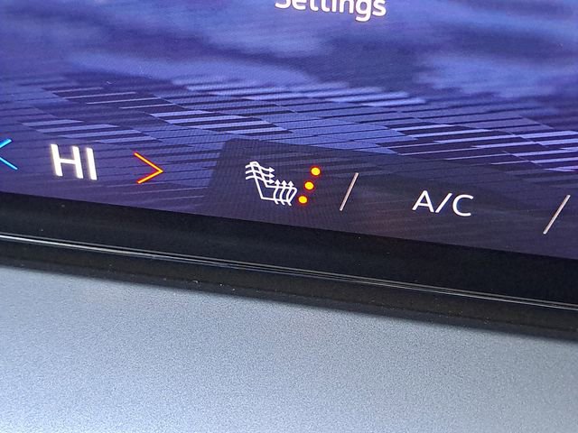 Used 2026 Chevrolet Traverse LT w/ Midnight/Sport Edition image 15