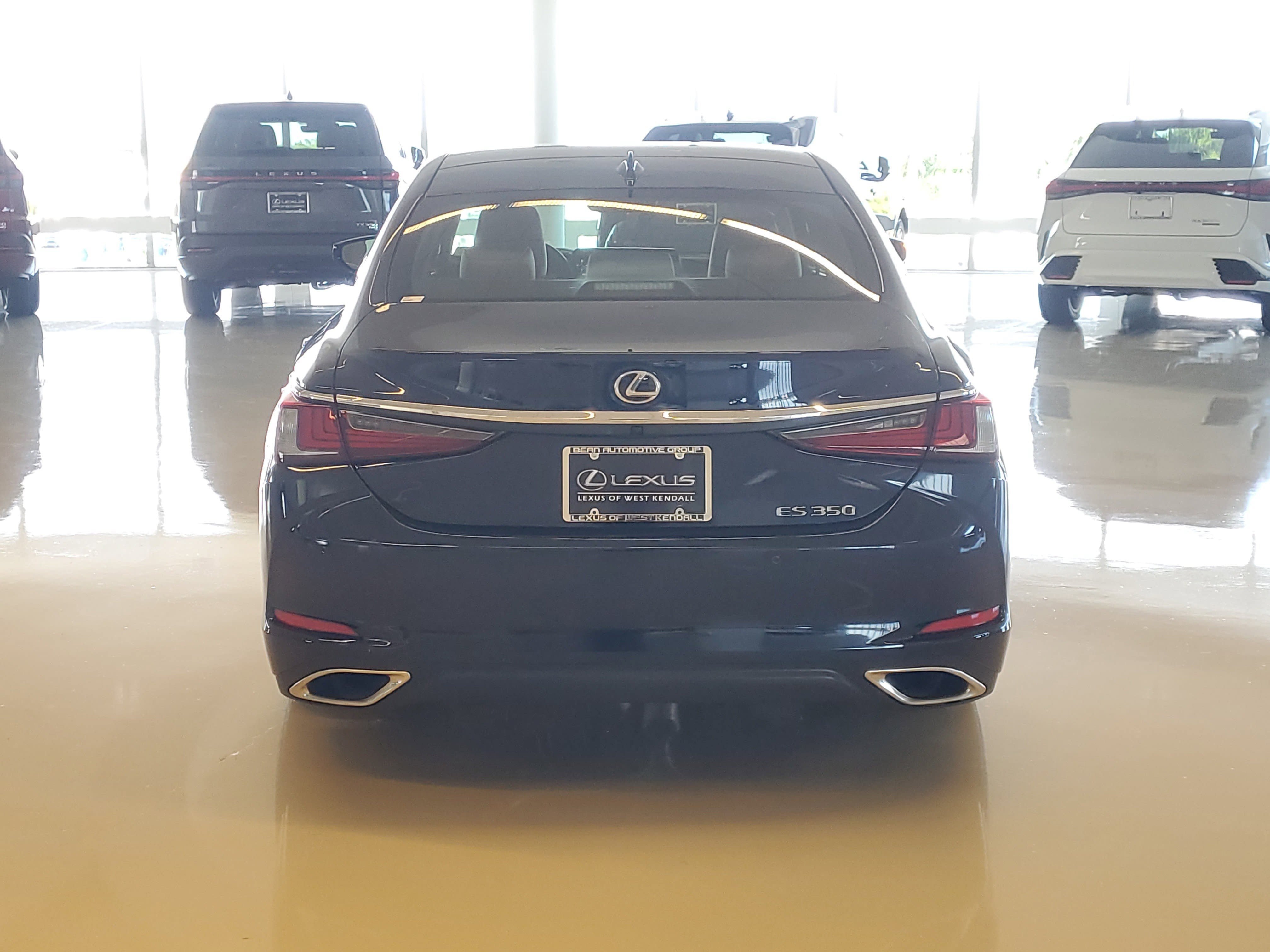 Used 2025 Lexus ES 350 Ultra Luxury w/ Accessory Package (Z2) FWD image 10