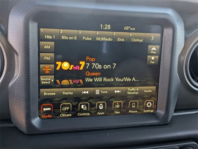 Used 2023 Jeep Gladiator Willys image 21