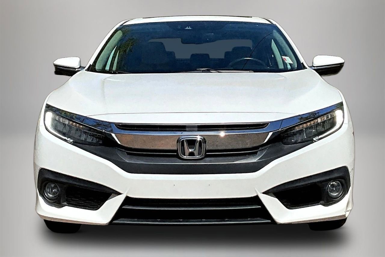 Used 2017 Honda Civic Touring image 3