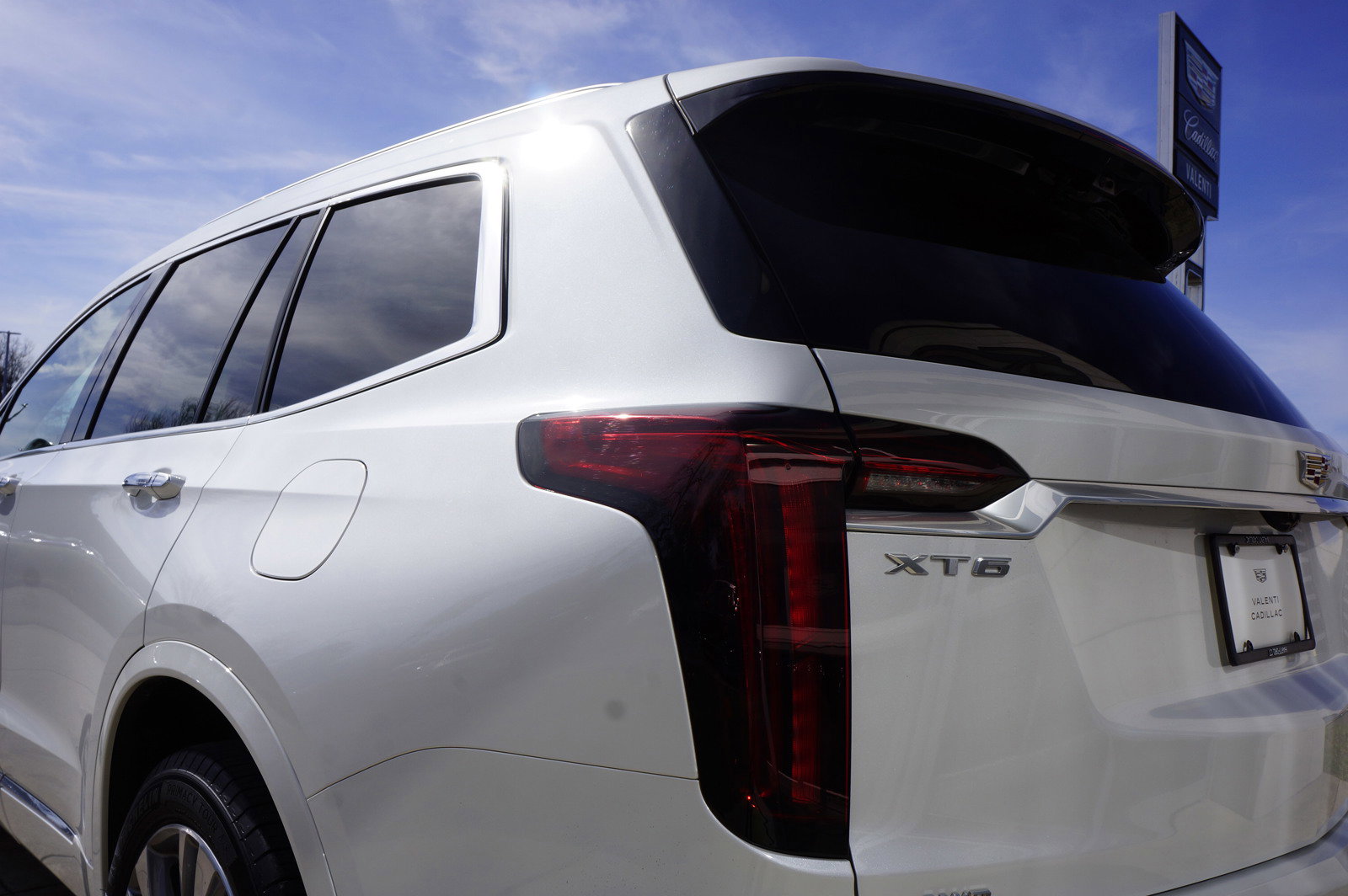 Used 2024 Cadillac XT6 Premium Luxury w/ Technology Package image 19