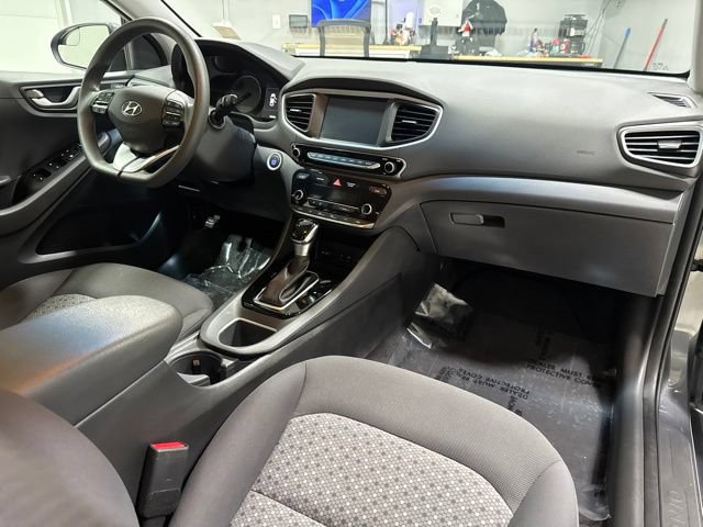 Used 2018 Hyundai Ioniq Blue FWD image 30