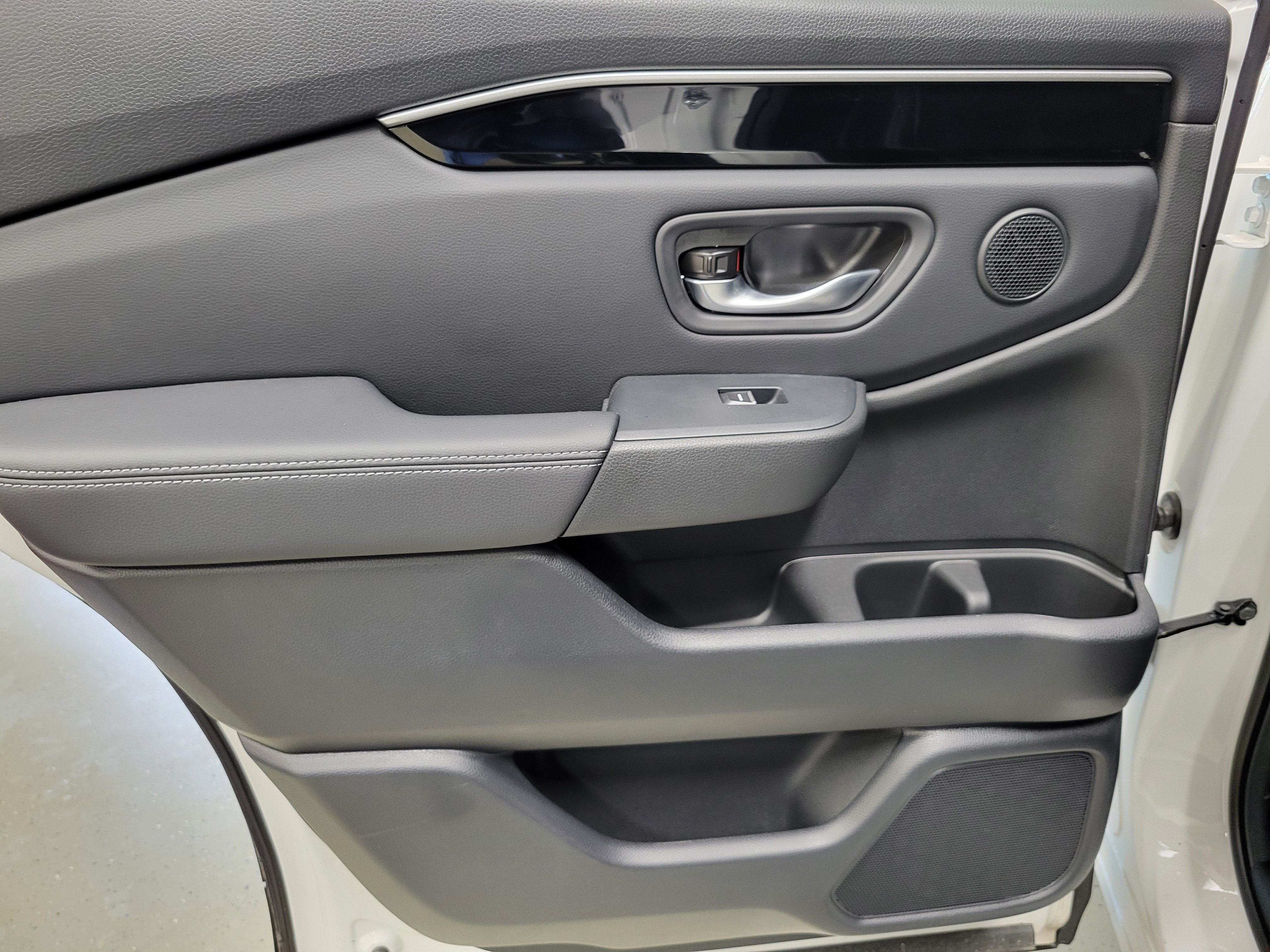 Certified 2025 Honda Pilot Touring image 19