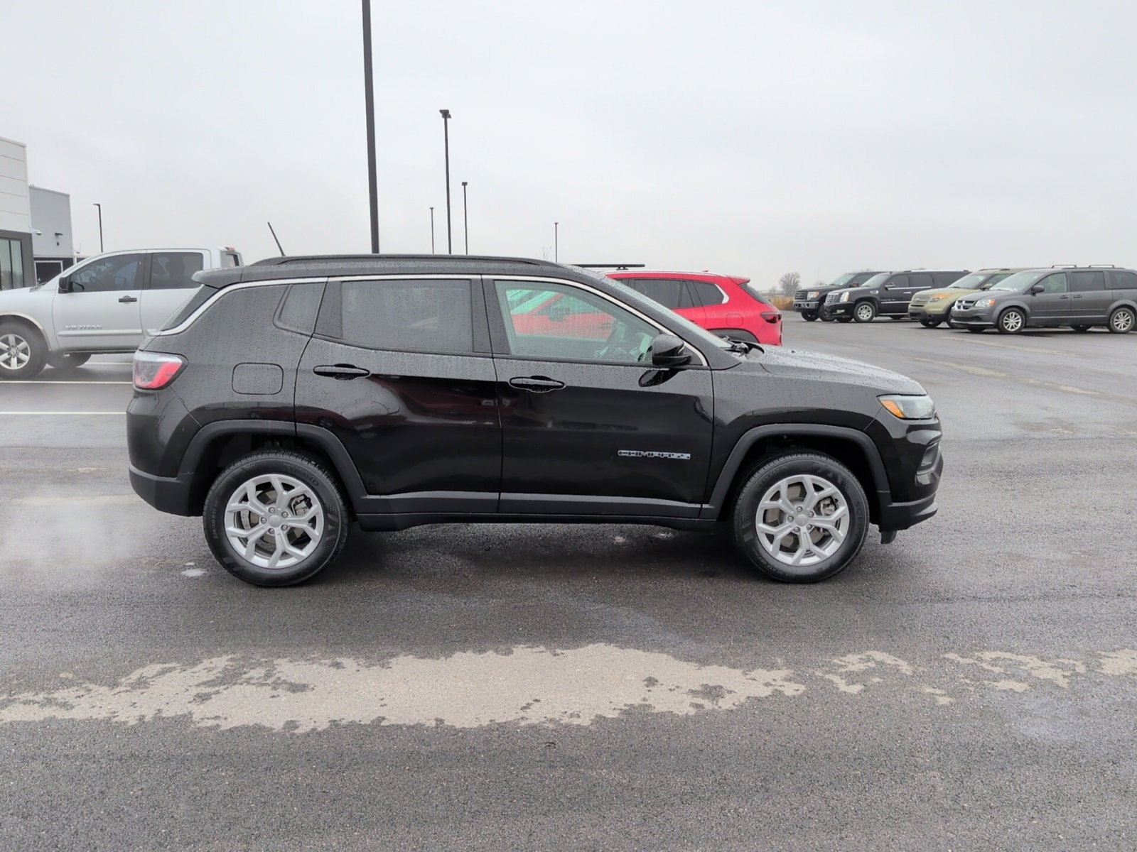 Used 2024 Jeep Compass Latitude image 8