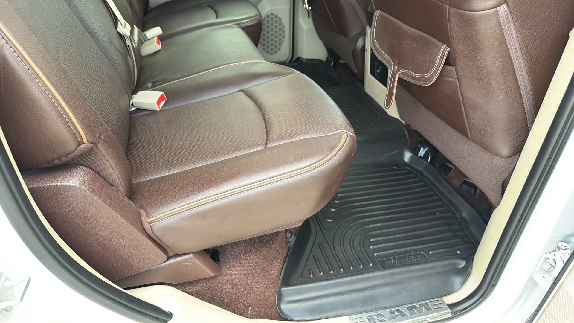Used 2015 RAM 3500 Laramie Longhorn w/ Convenience Group AWD/4WD image 72