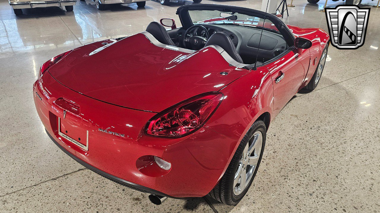 Used 2006 Pontiac Solstice Convertible w/ Premium Package image 3
