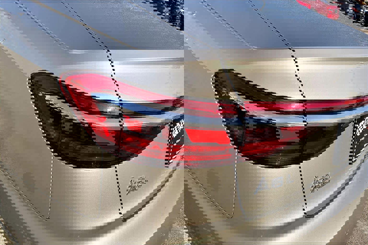 Used 2019 Audi A8 L 3.0T w/ Executive Package image 26