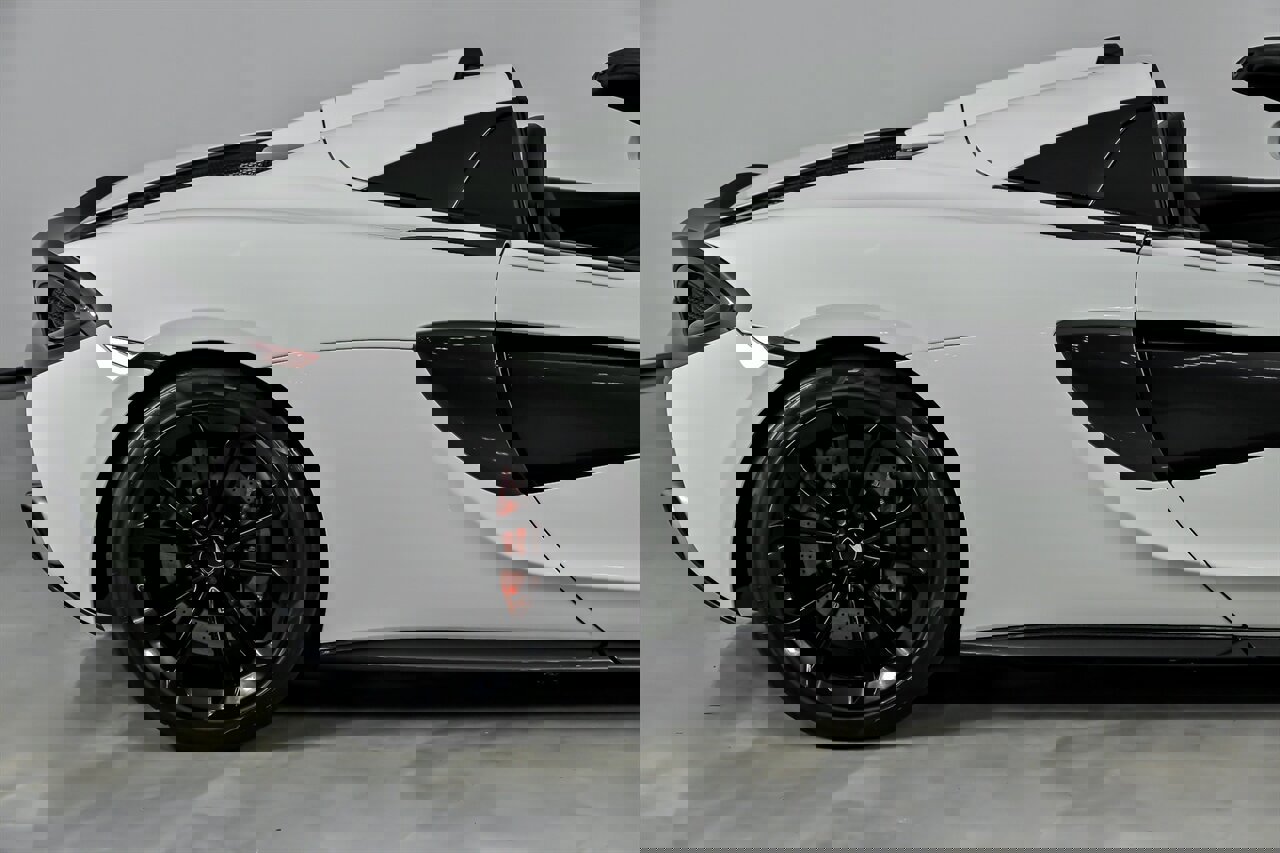 Used 2020 McLaren 570S Spider image 13